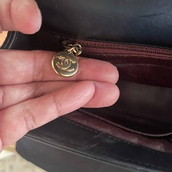 Authentic Chanel lambskin/calfskin large black chevon single flap shoulder bag - Picture 9 of 14